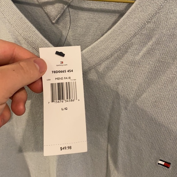 Tommy Hilfiger sweater - Picture 3 of 5